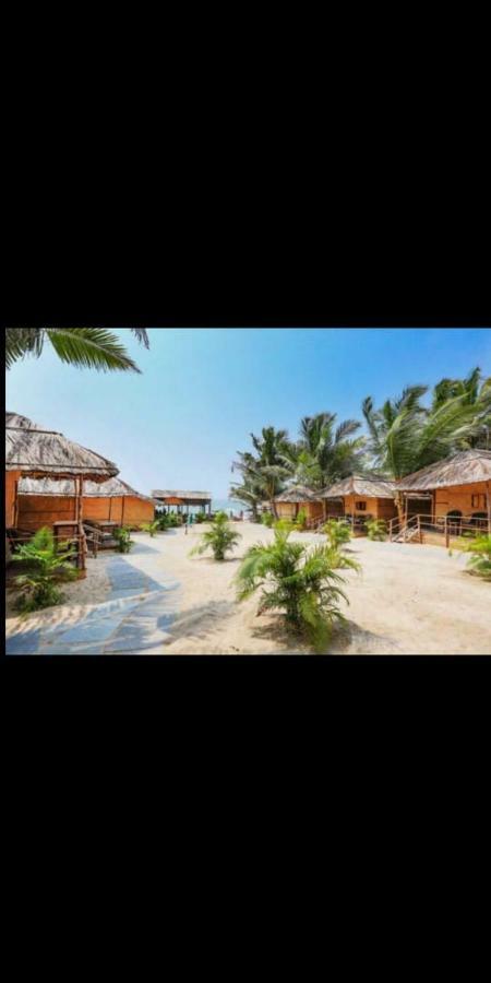 Blue Corner Beach Huts & Restaurant Benaulim Exteriör bild