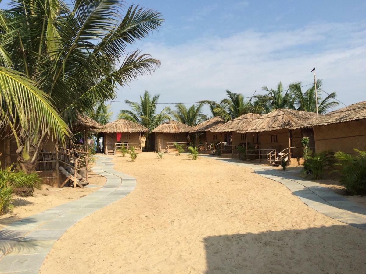 Blue Corner Beach Huts & Restaurant Benaulim Exteriör bild