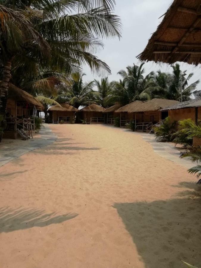 Blue Corner Beach Huts & Restaurant Benaulim Exteriör bild