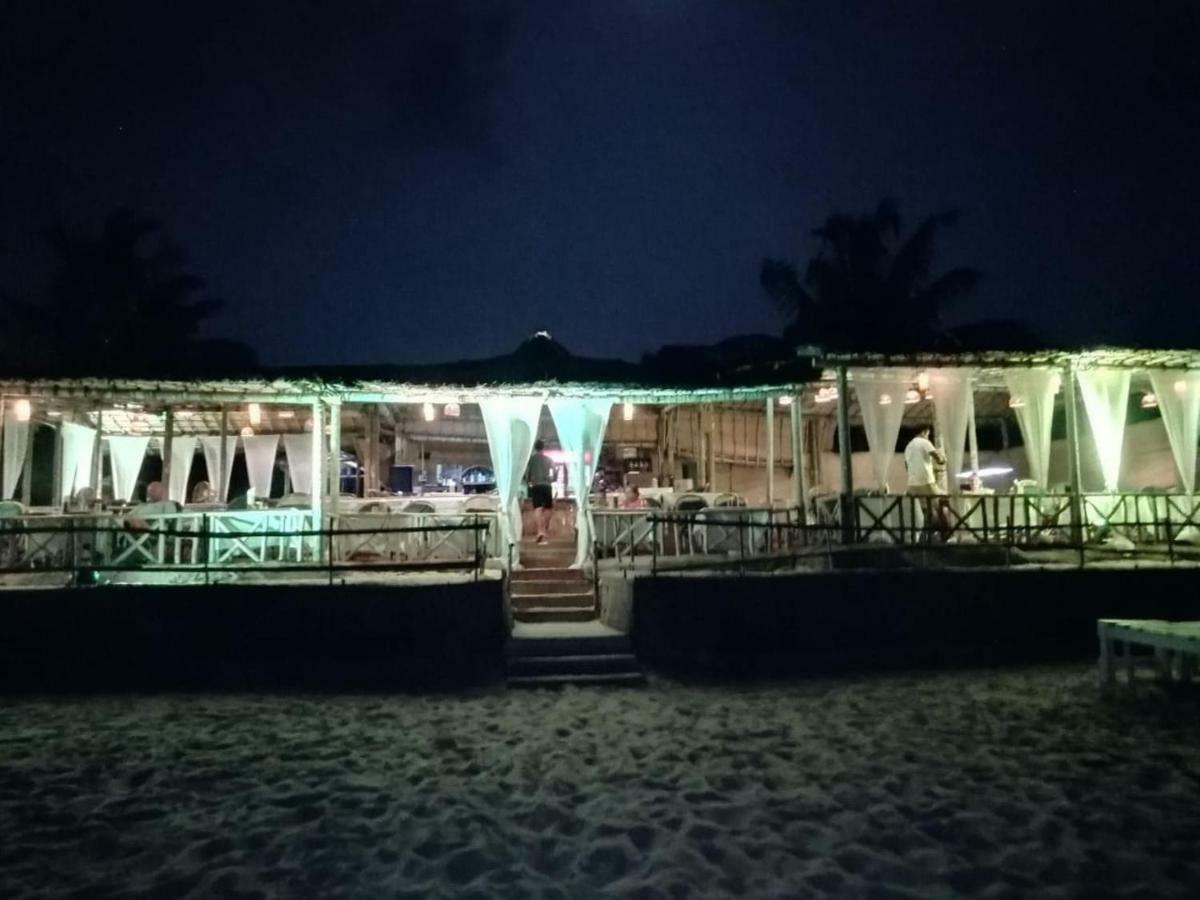 Blue Corner Beach Huts & Restaurant Benaulim Exteriör bild