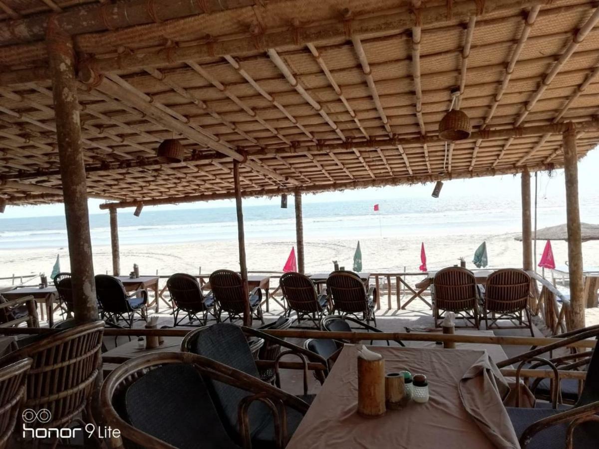 Blue Corner Beach Huts & Restaurant Benaulim Exteriör bild
