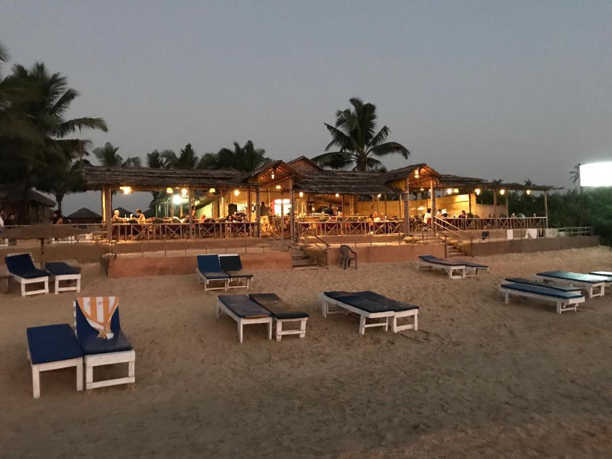 Blue Corner Beach Huts & Restaurant Benaulim Exteriör bild